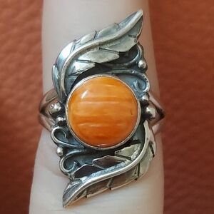 Spiny Oyster Sterling Silver Ring with Leaf Design Size 7.5